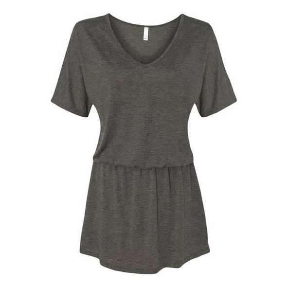 BELLA + CANVAS | Vestido fluido con cuello en V para mujer BELLA + CANVAS | Vestido fluido con cuello en V para mujer